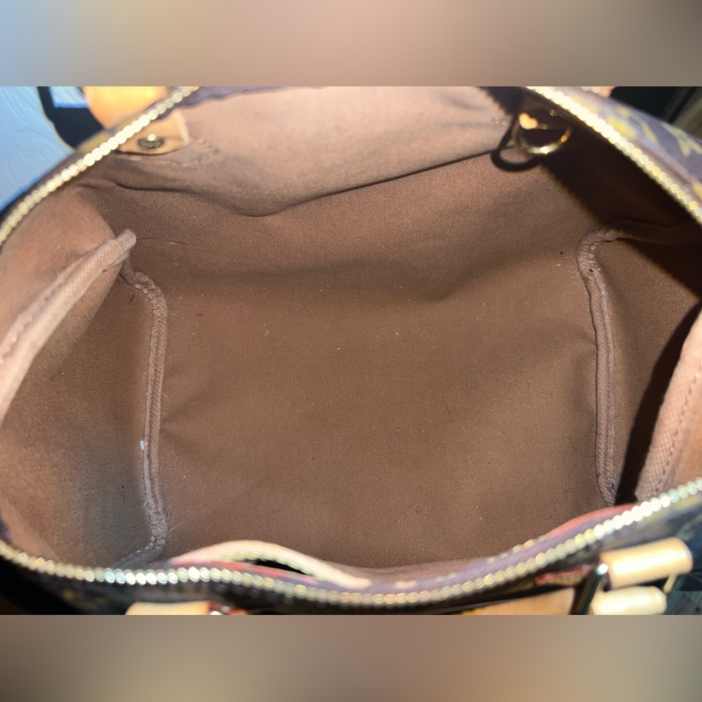 Louis Vuitton bag / Louis Vuitton hand bag / Louis Vuitton duffel bag / purse - Picture 7 of 14
